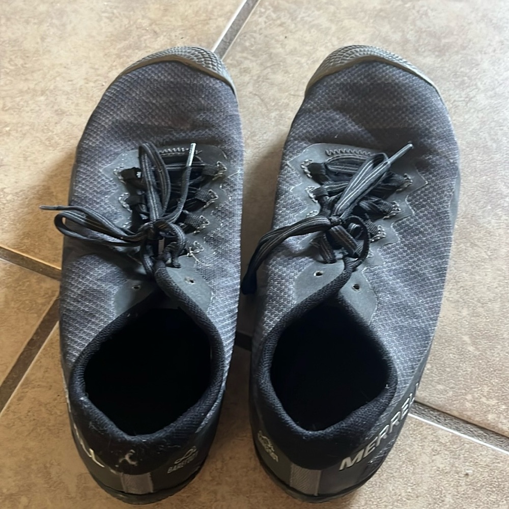 Men’s Merrel barefoot tennis shoes